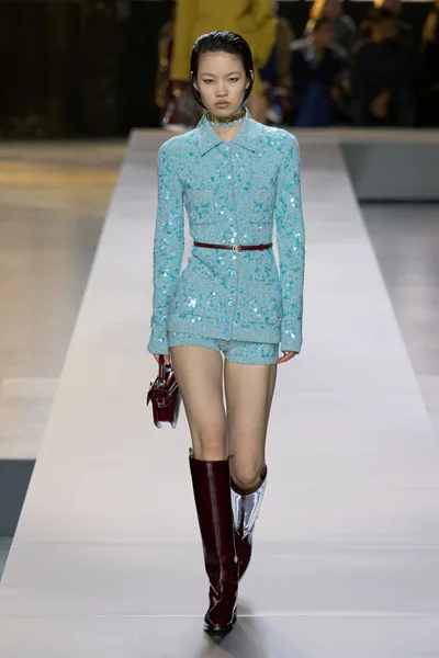 Look 37